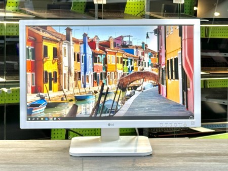 LG 24MB37PM-W 1